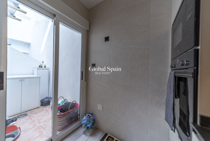 Resale - Casa de pueblo -
TORREVIEJA - LOS BALCONES - LOS ALTOS