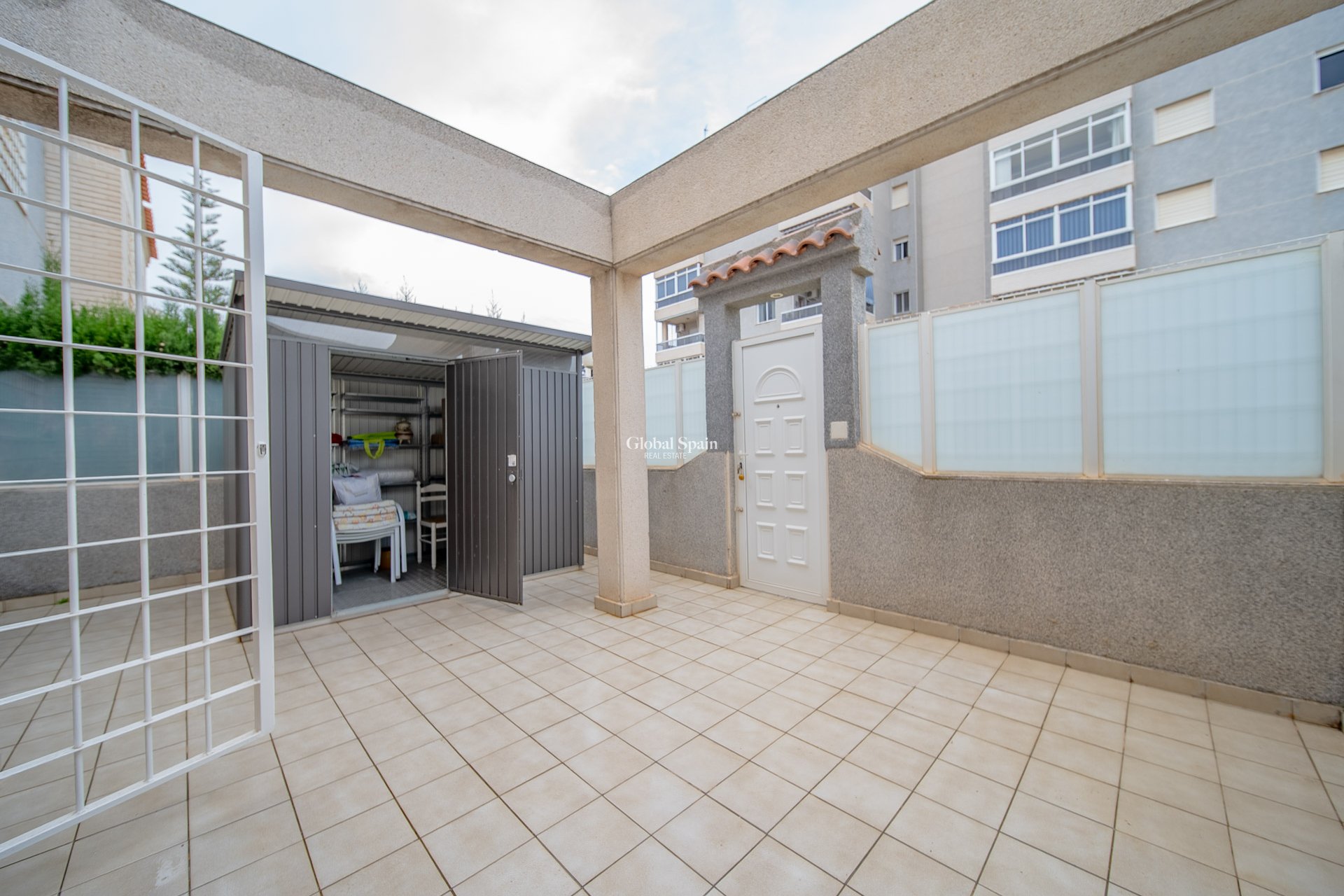 Resale - Casa de pueblo -
TORREVIEJA - Torreblanca