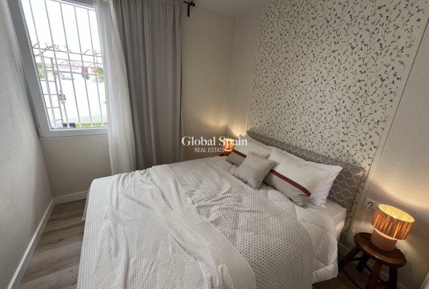 Resale - Casa de pueblo -
TORREVIEJA - Torreta - Florida