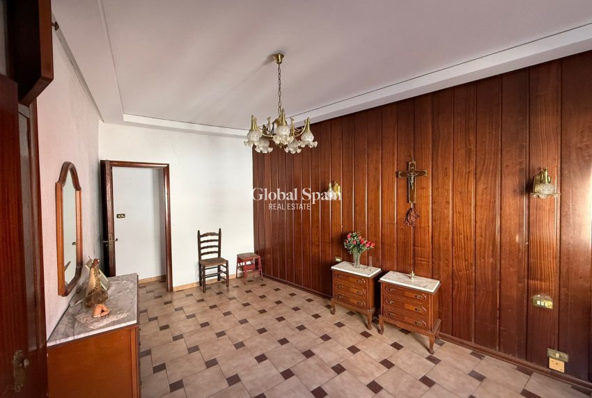 Resale - Casa -
DENIA - Port