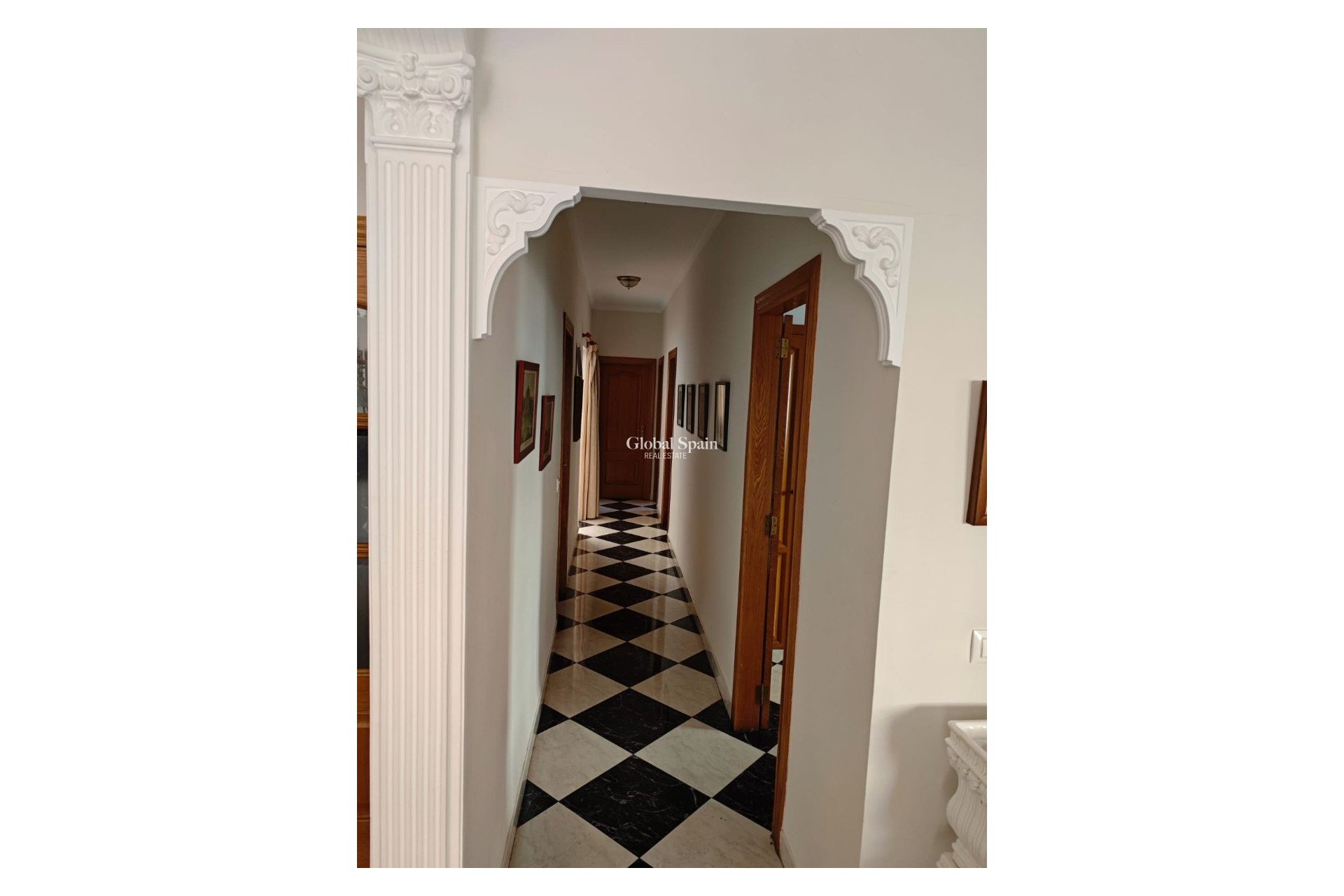 Resale - Casa -
Jeresa - Pueblo