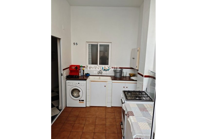 Resale - Casa -
Jeresa - Pueblo