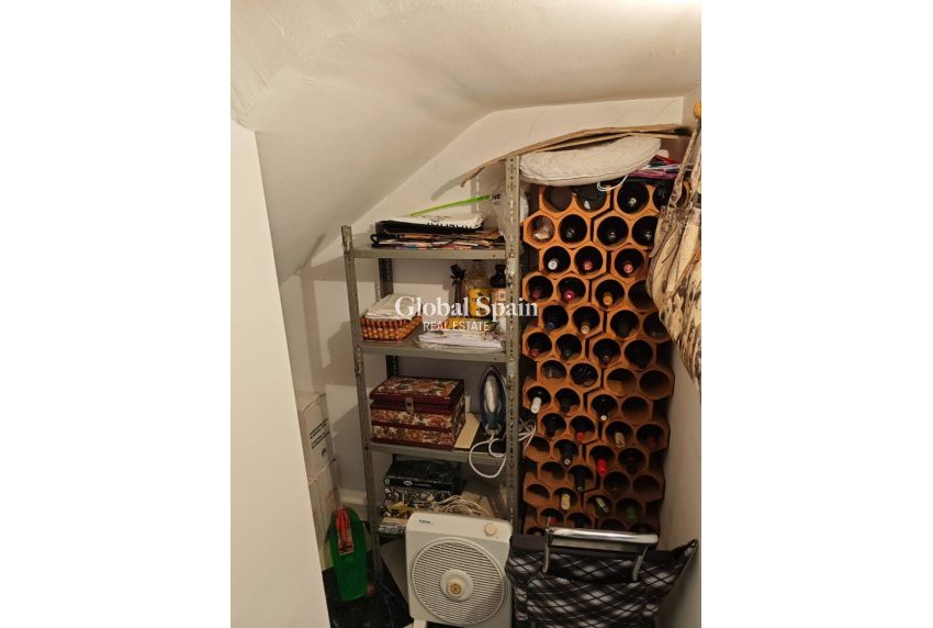 Resale - Casa -
Jeresa - Pueblo