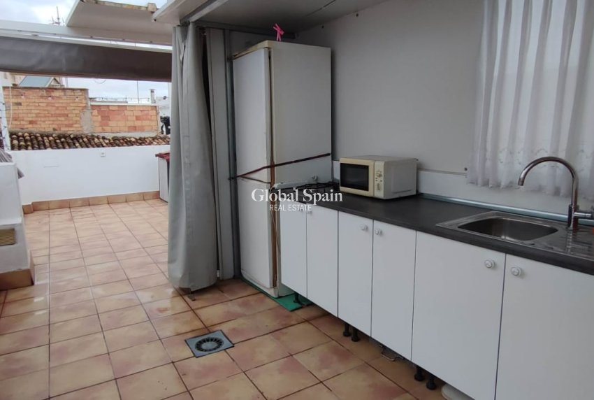 Resale - Casa -
Piles - Pueblo