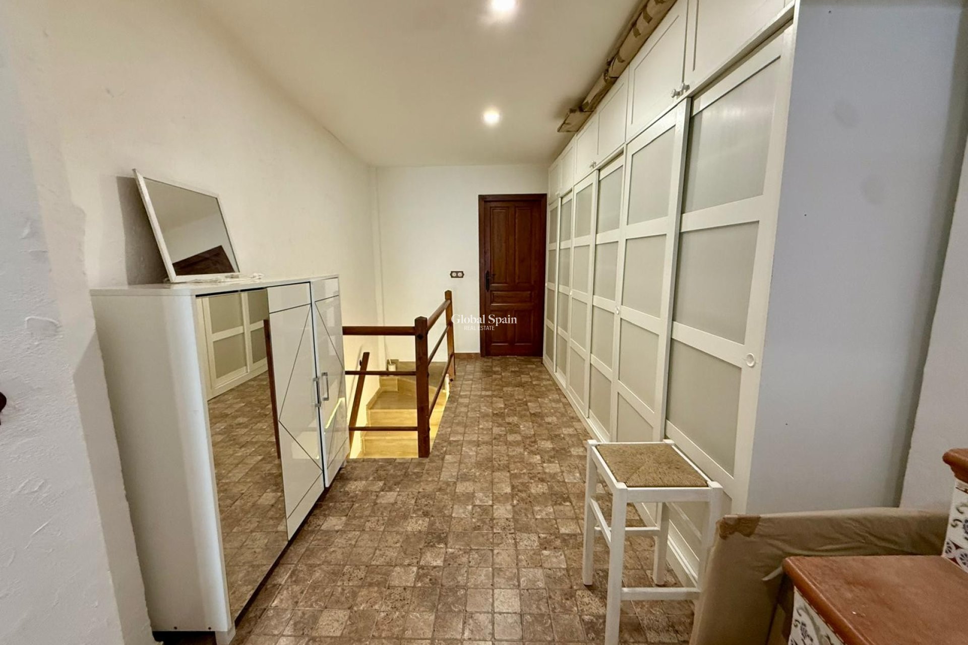 Resale - Casa -
Piles - Pueblo