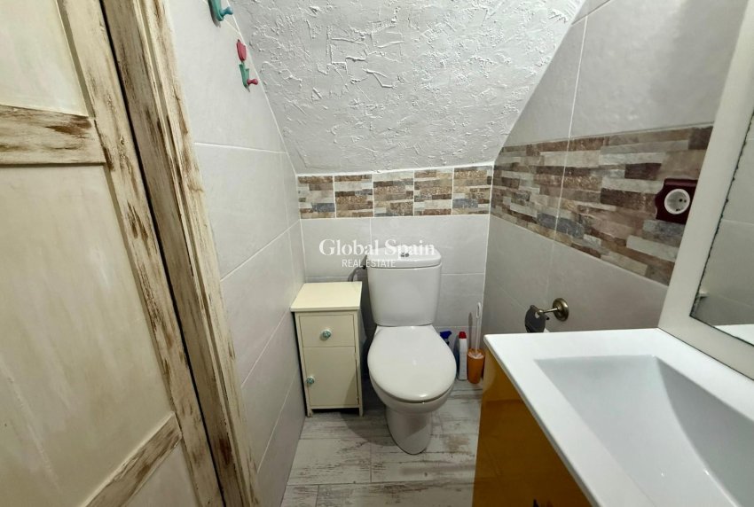 Resale - Casa -
Piles - Pueblo