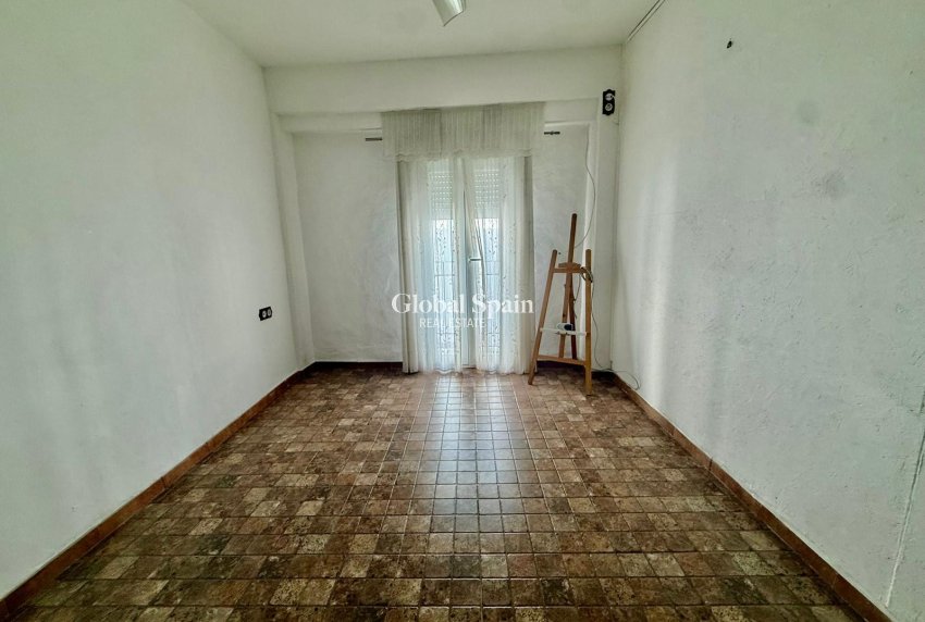 Resale - Casa -
Piles - Pueblo