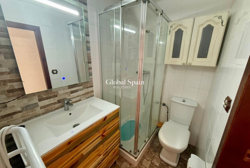 Resale - Casa -
Piles - Pueblo