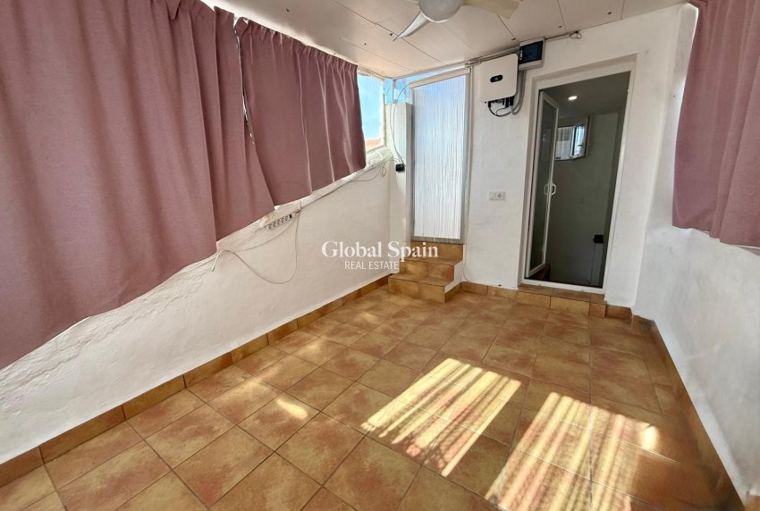 Resale - Casa -
Piles - Pueblo