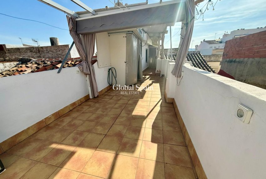 Resale - Casa -
Piles - Pueblo