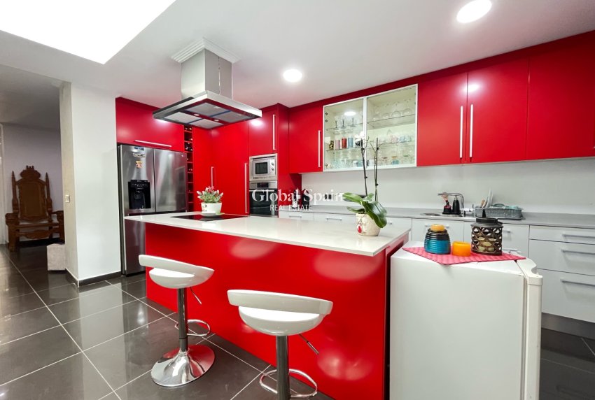 Resale - Casa -
Rafelcofer - Centro