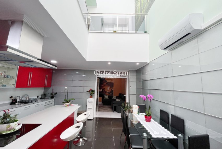 Resale - Casa -
Rafelcofer - Centro