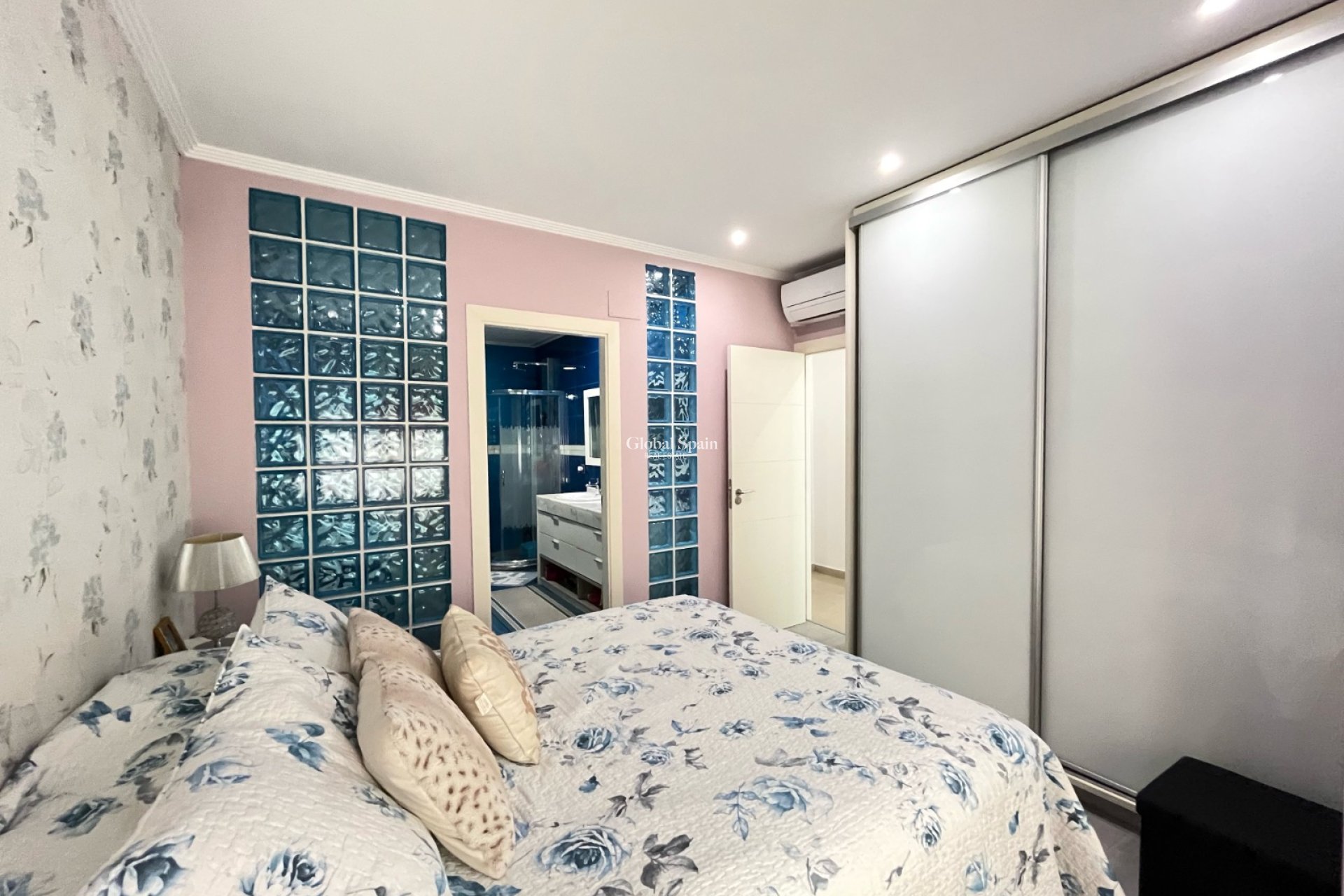 Resale - Casa -
Rafelcofer - Centro