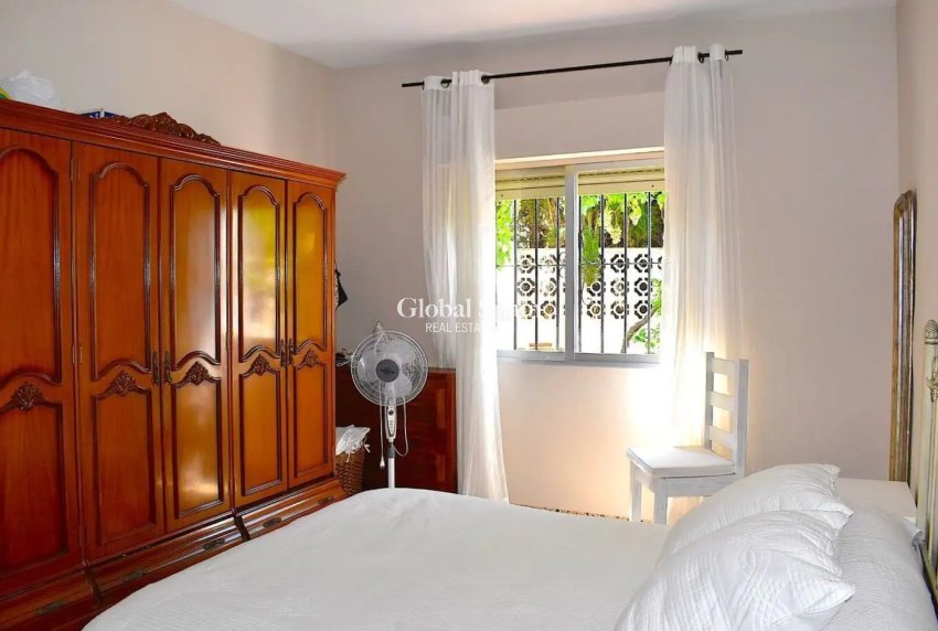 Resale - Chalet independiente -
Albir - center