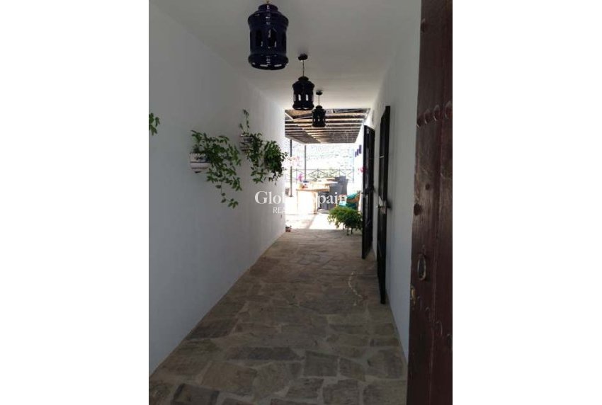 Resale - Commercial - iznàjar