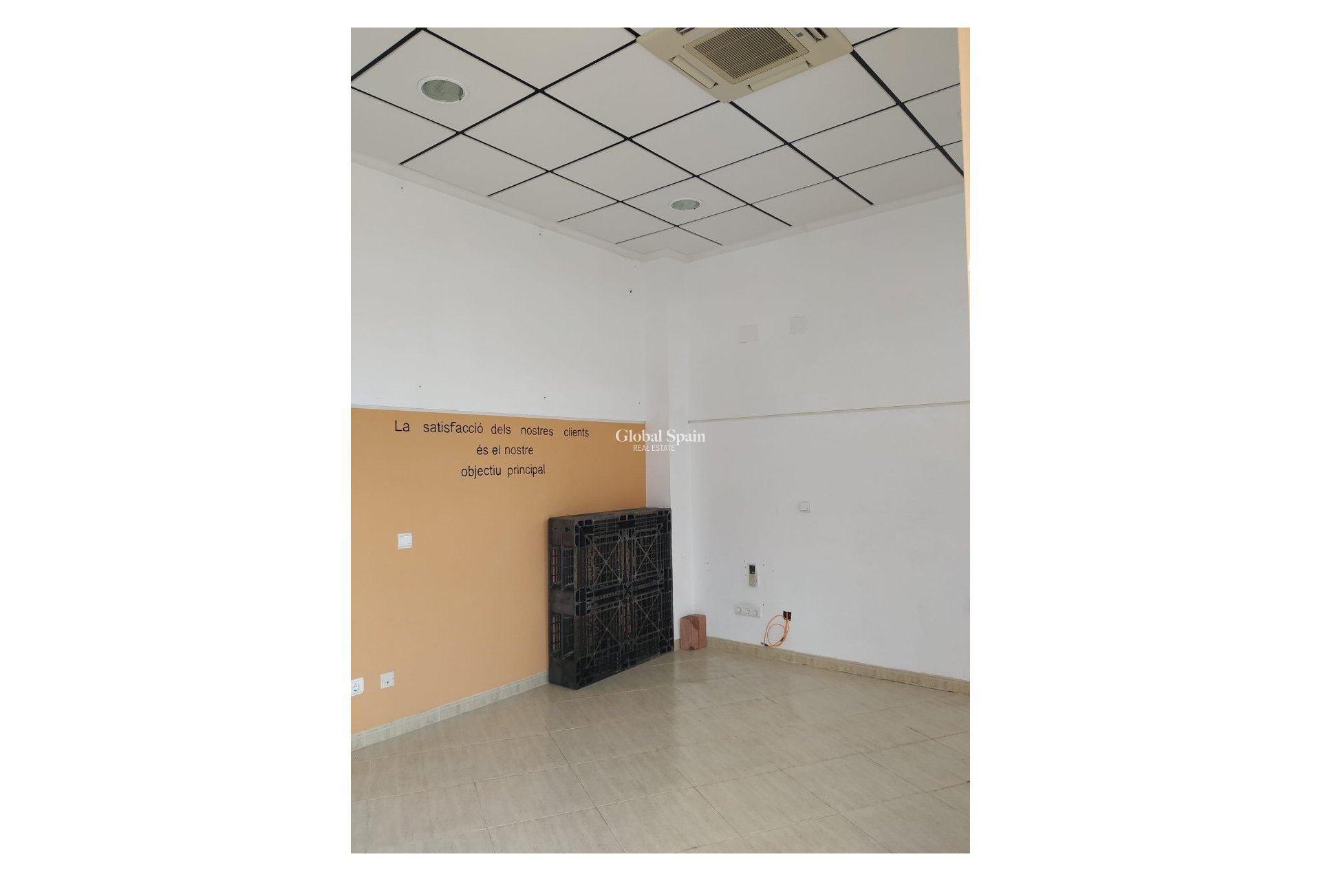 Resale - COMMERCIAL PROPERTY -
Guardamar de la Safor - Guardamar
