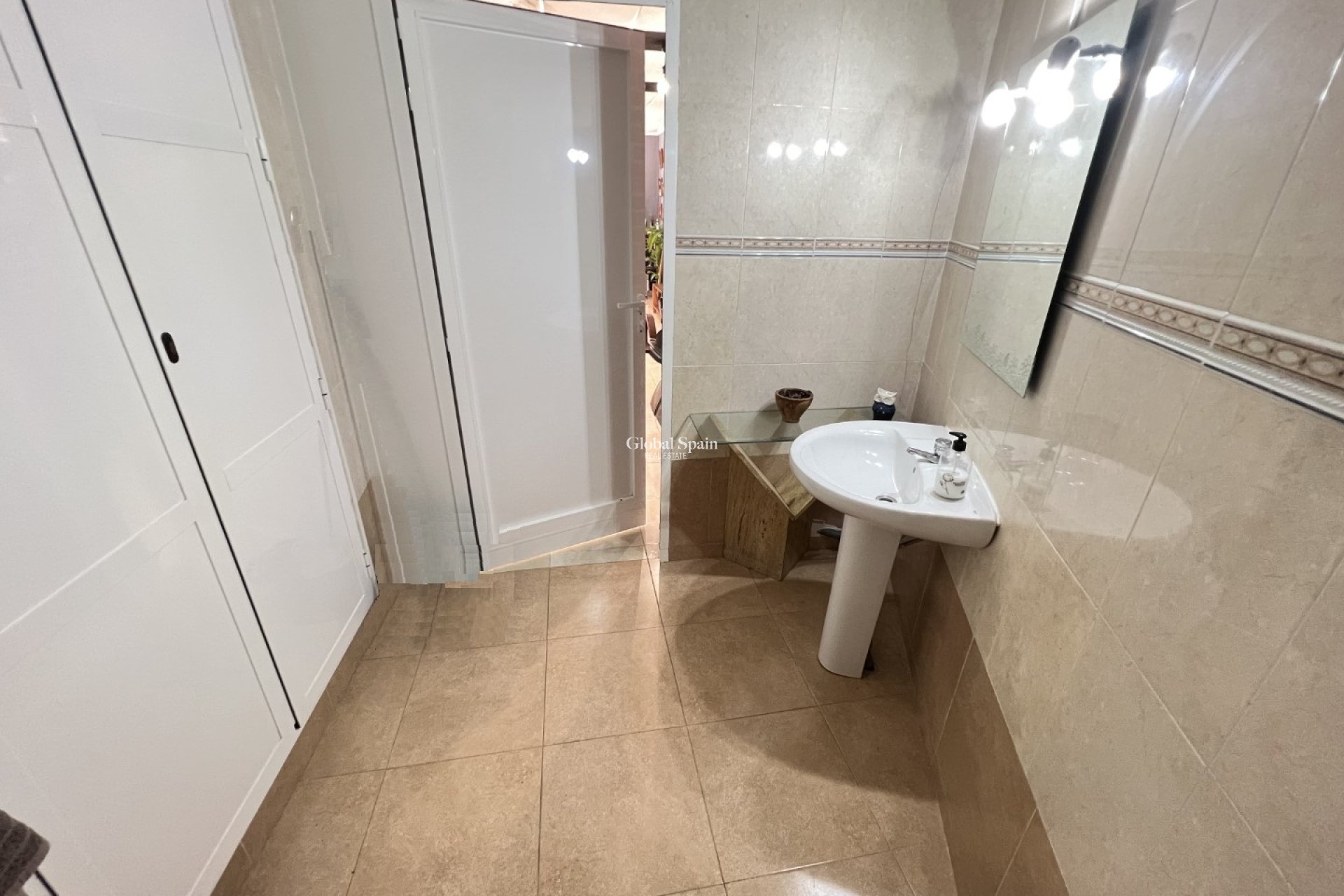 Resale - Commercial Property -
GUARDAMAR DEL SEGURA