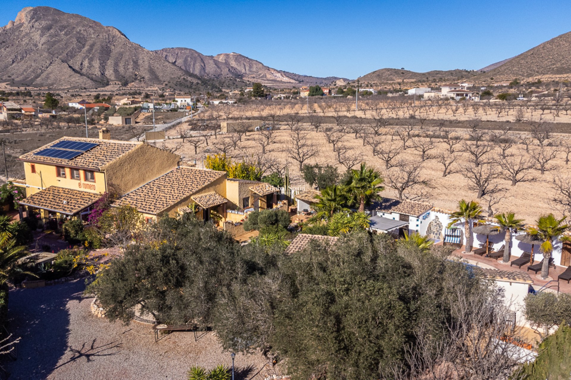 Resale - COMMERCIAL PROPERTY -
HONDÓN DE LAS NIEVES - Hondón de las Nieves