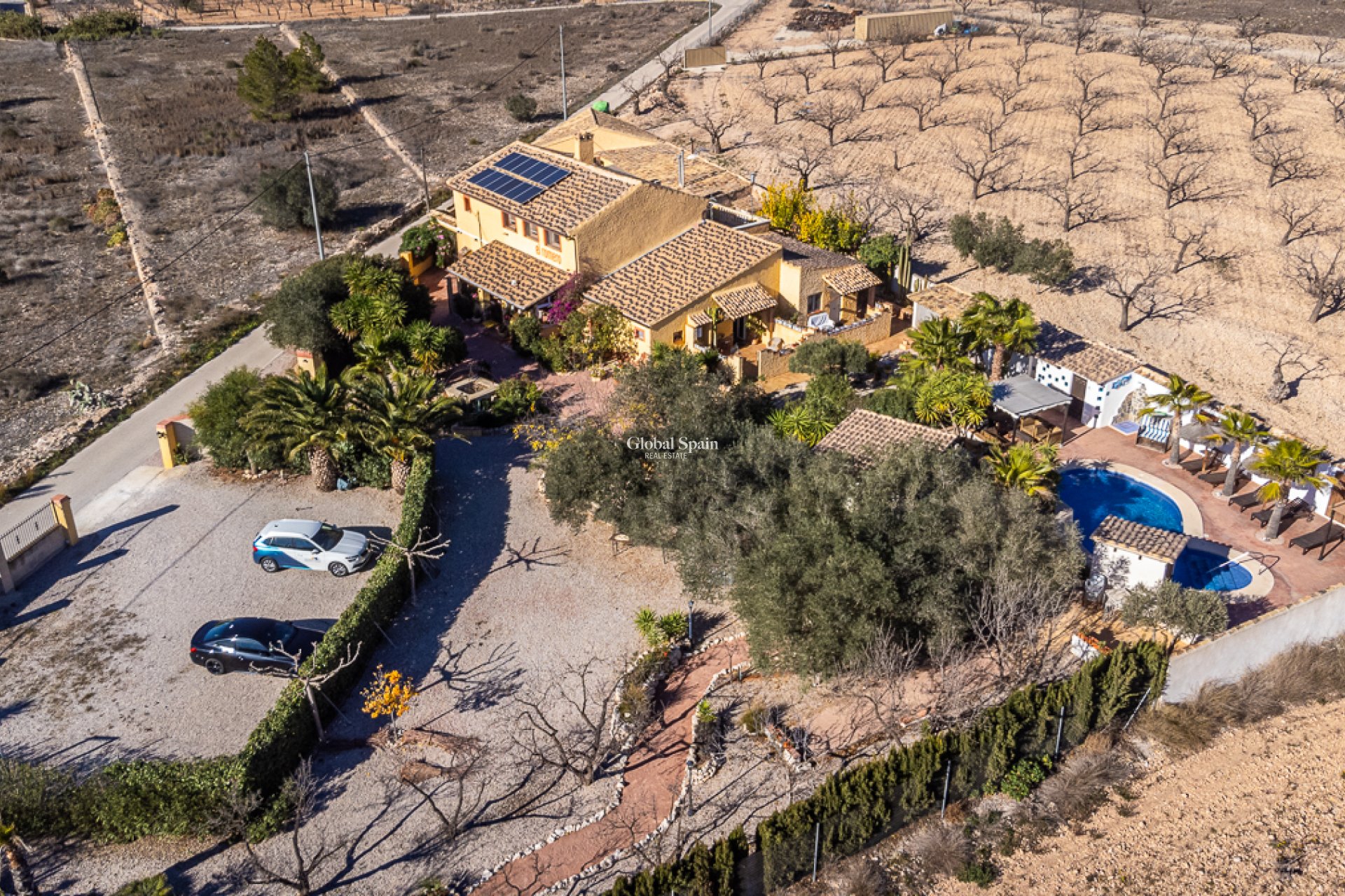 Resale - COMMERCIAL PROPERTY -
HONDÓN DE LAS NIEVES - Hondón de las Nieves