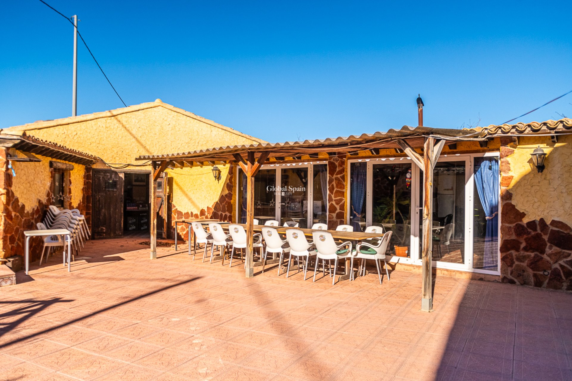 Resale - COMMERCIAL PROPERTY -
HONDÓN DE LAS NIEVES - Hondón de las Nieves