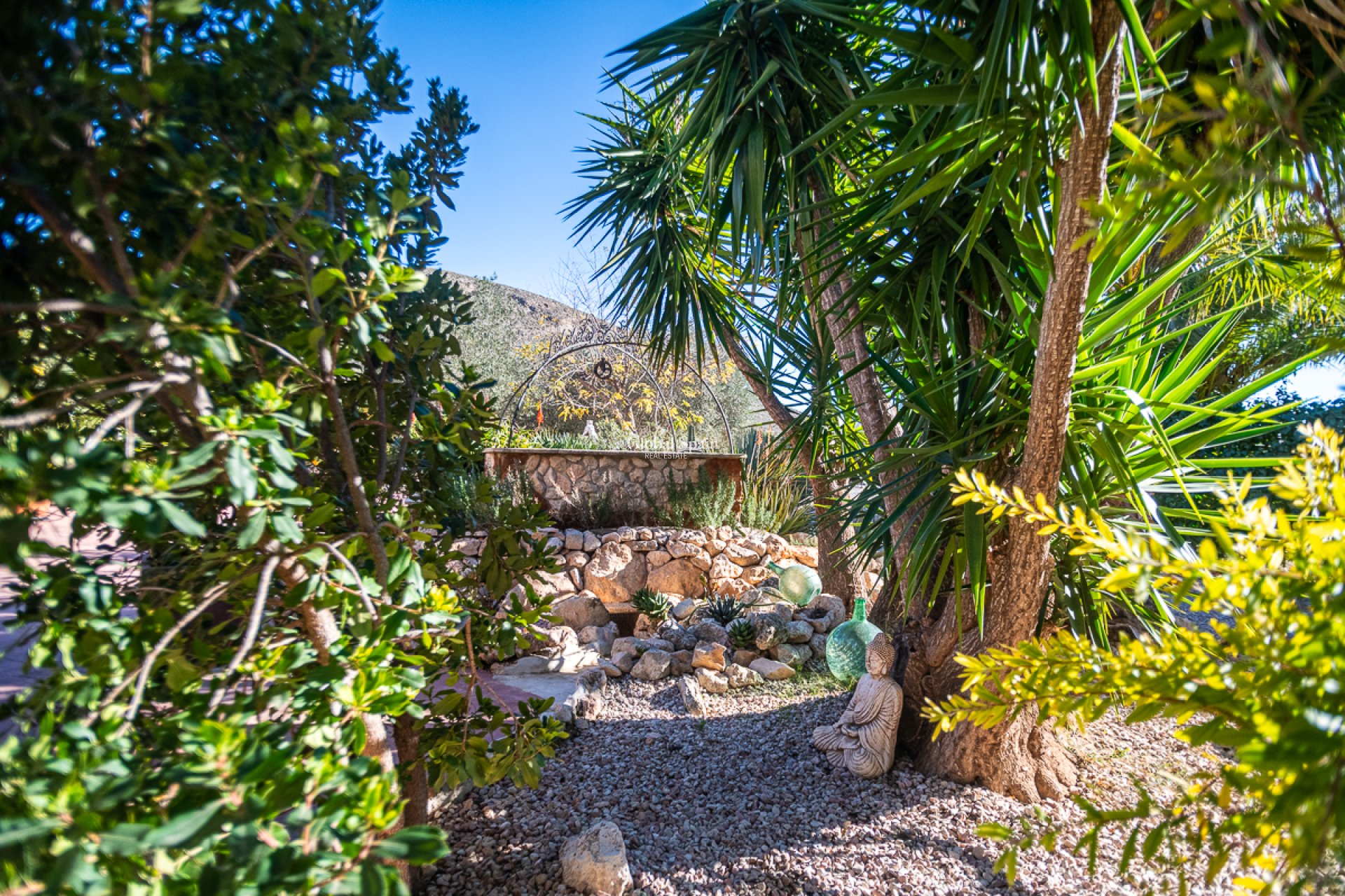 Resale - COMMERCIAL PROPERTY -
HONDÓN DE LAS NIEVES - Hondón de las Nieves