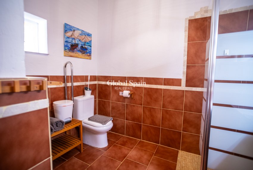 Resale - COMMERCIAL PROPERTY -
HONDÓN DE LAS NIEVES - Hondón de las Nieves