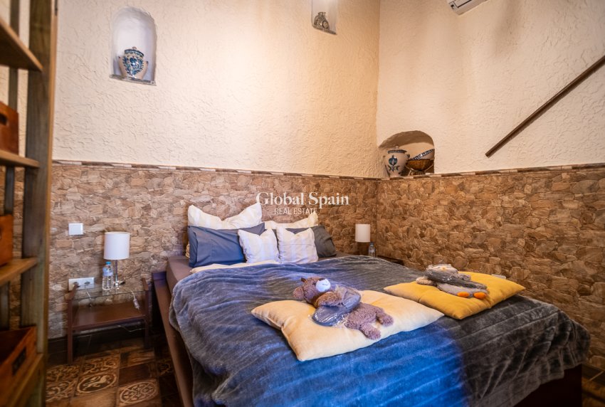 Resale - COMMERCIAL PROPERTY -
HONDÓN DE LAS NIEVES - Hondón de las Nieves