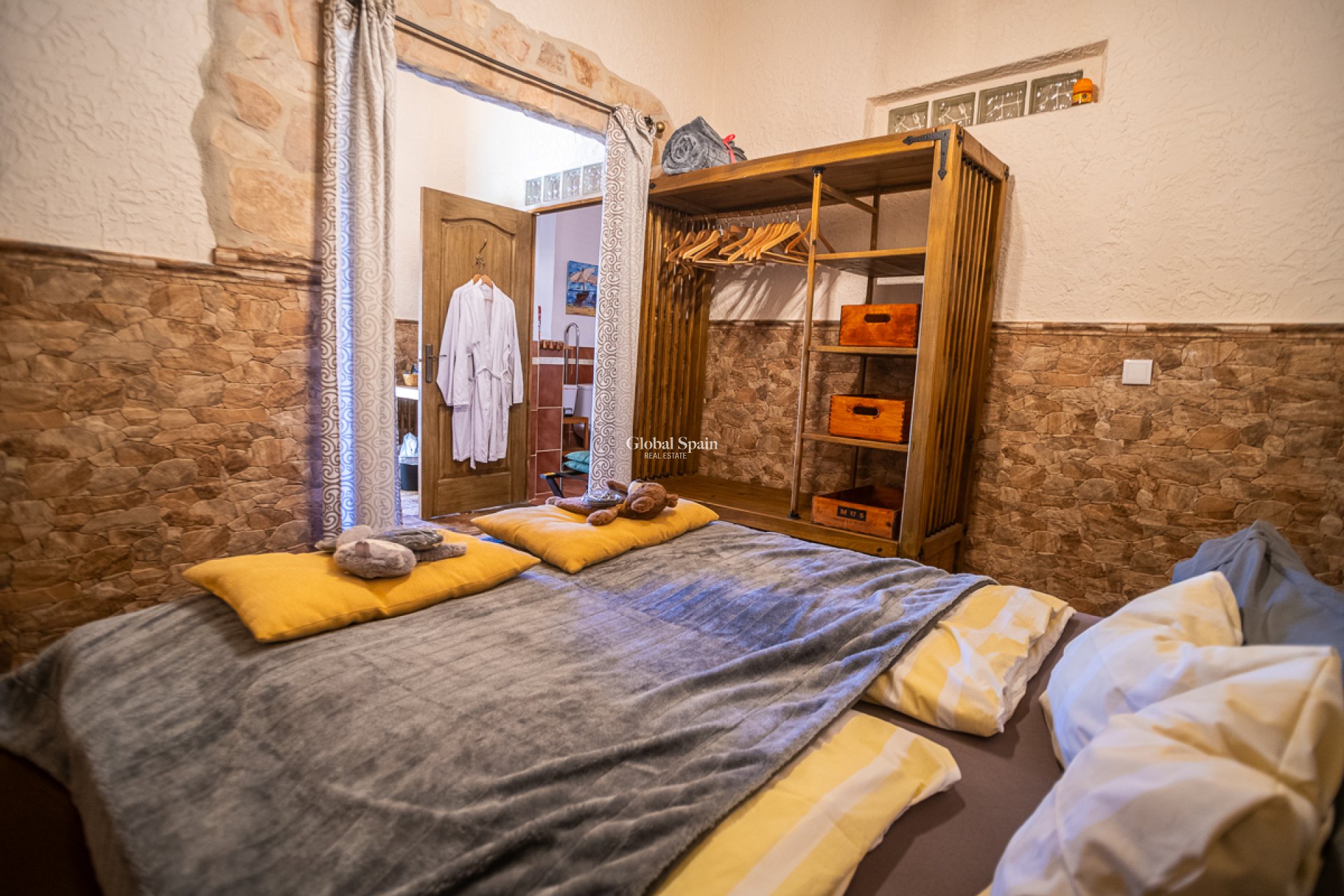 Resale - COMMERCIAL PROPERTY -
HONDÓN DE LAS NIEVES - Hondón de las Nieves