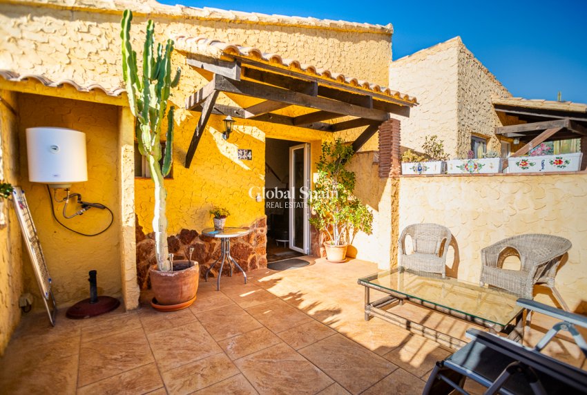 Resale - COMMERCIAL PROPERTY -
HONDÓN DE LAS NIEVES - Hondón de las Nieves