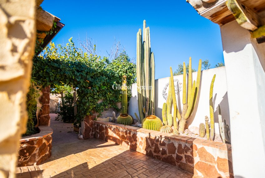 Resale - COMMERCIAL PROPERTY -
HONDÓN DE LAS NIEVES - Hondón de las Nieves