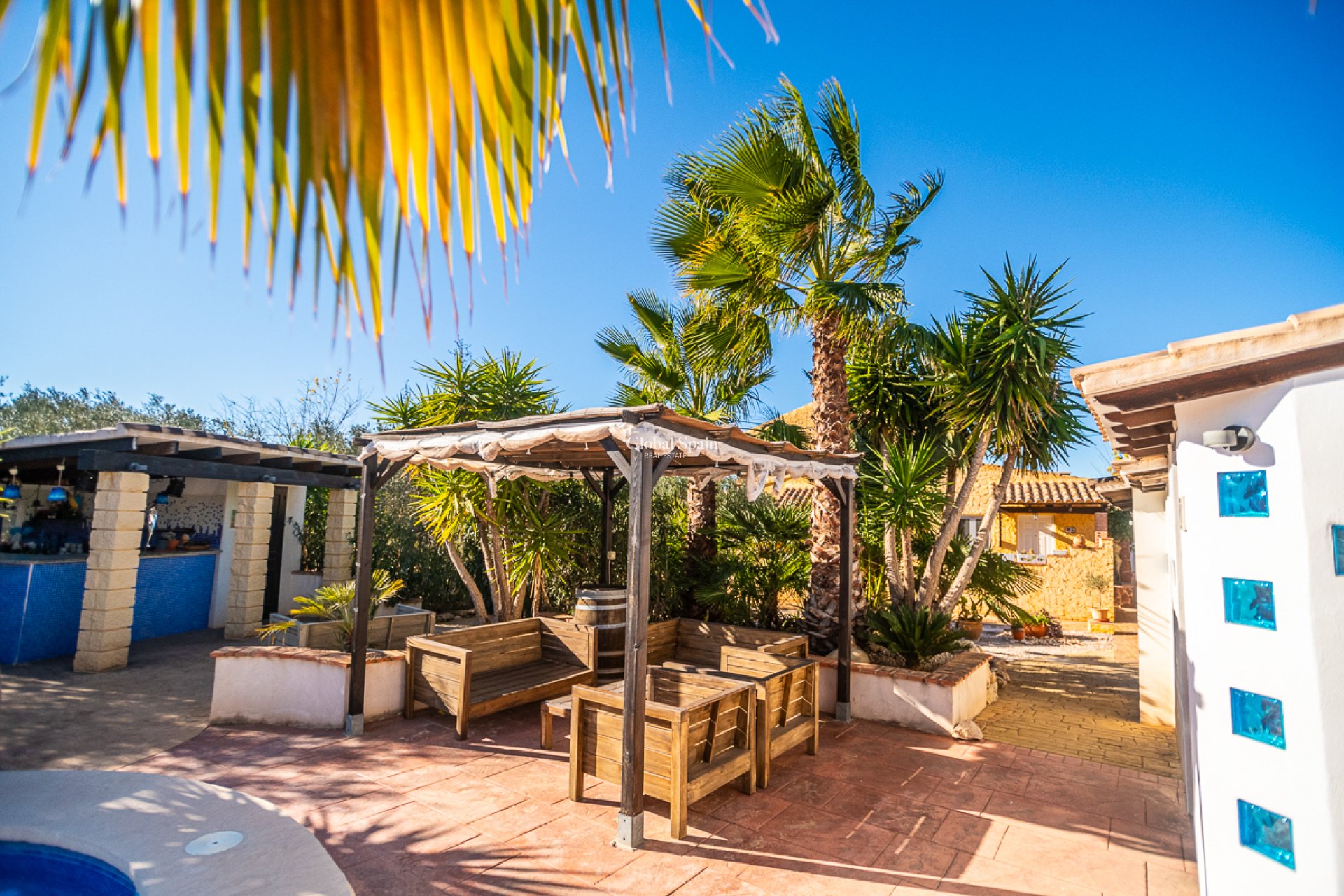 Resale - COMMERCIAL PROPERTY -
HONDÓN DE LAS NIEVES - Hondón de las Nieves