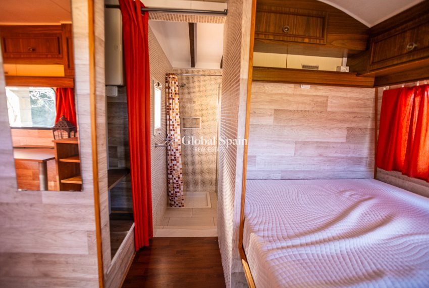 Resale - COMMERCIAL PROPERTY -
HONDÓN DE LAS NIEVES - Hondón de las Nieves