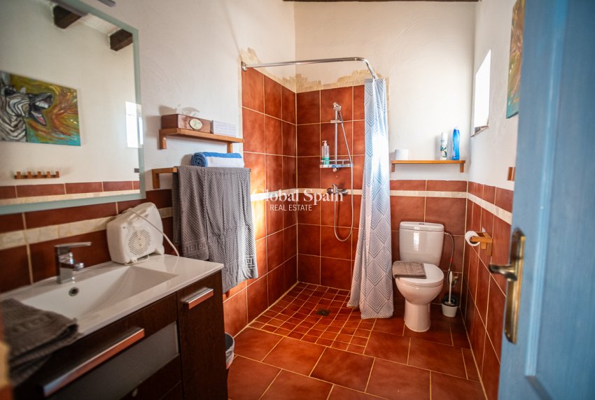 Resale - COMMERCIAL PROPERTY -
HONDÓN DE LAS NIEVES - Hondón de las Nieves