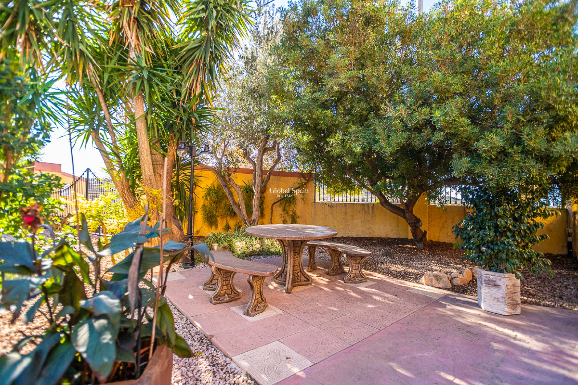 Resale - COMMERCIAL PROPERTY -
HONDÓN DE LAS NIEVES - Hondón de las Nieves