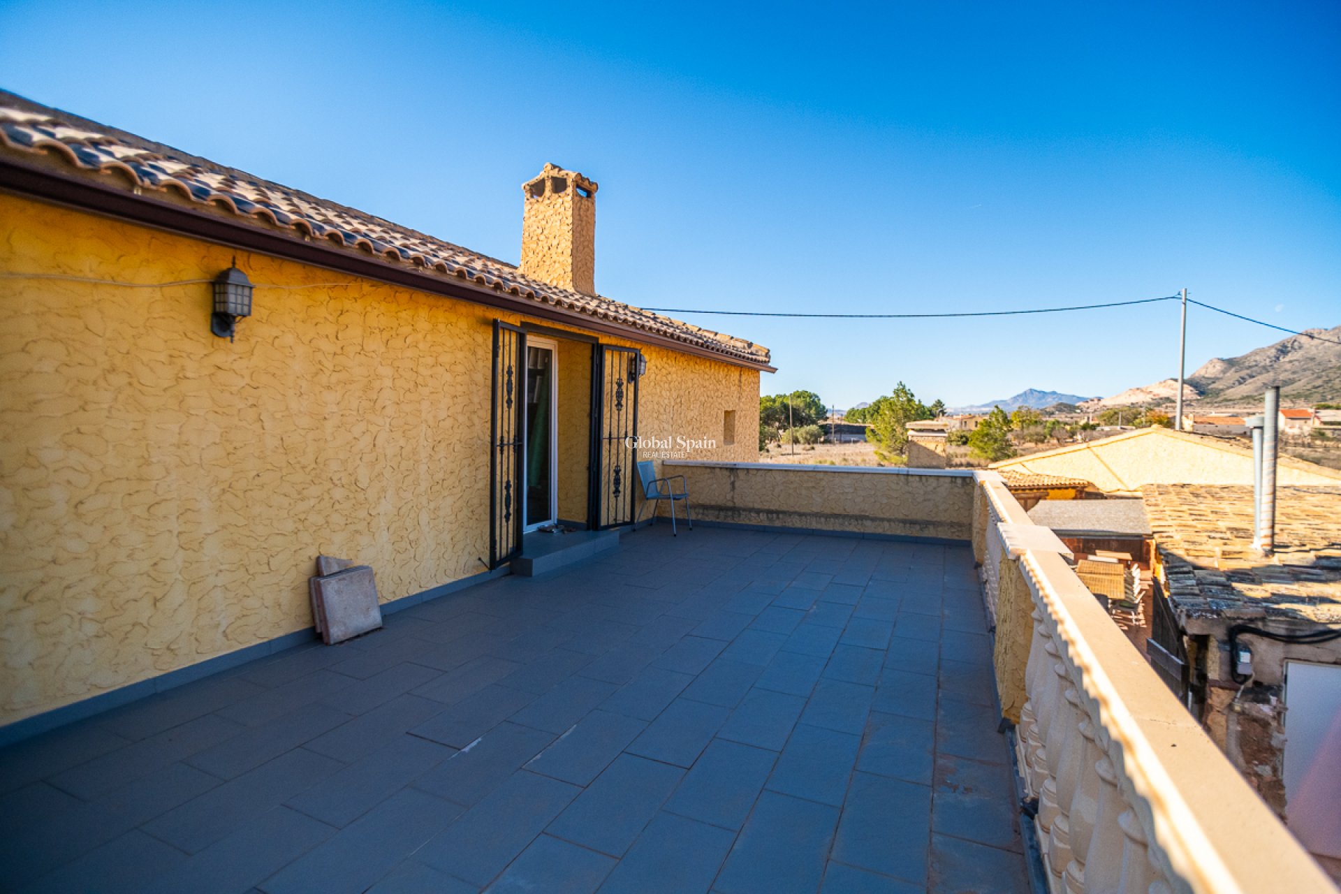 Resale - COMMERCIAL PROPERTY -
HONDÓN DE LAS NIEVES - Hondón de las Nieves