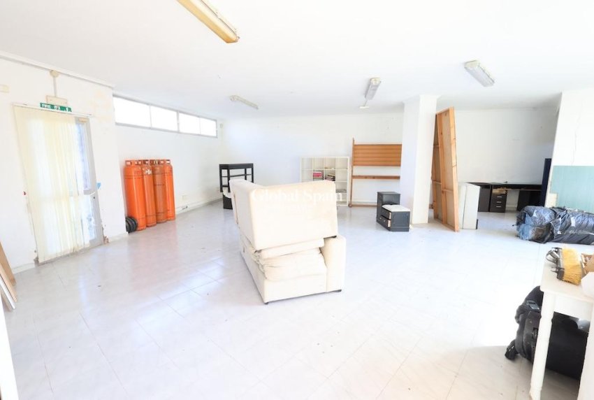 Resale - Commercial Property -
ORIHUELA COSTA - La Zenia