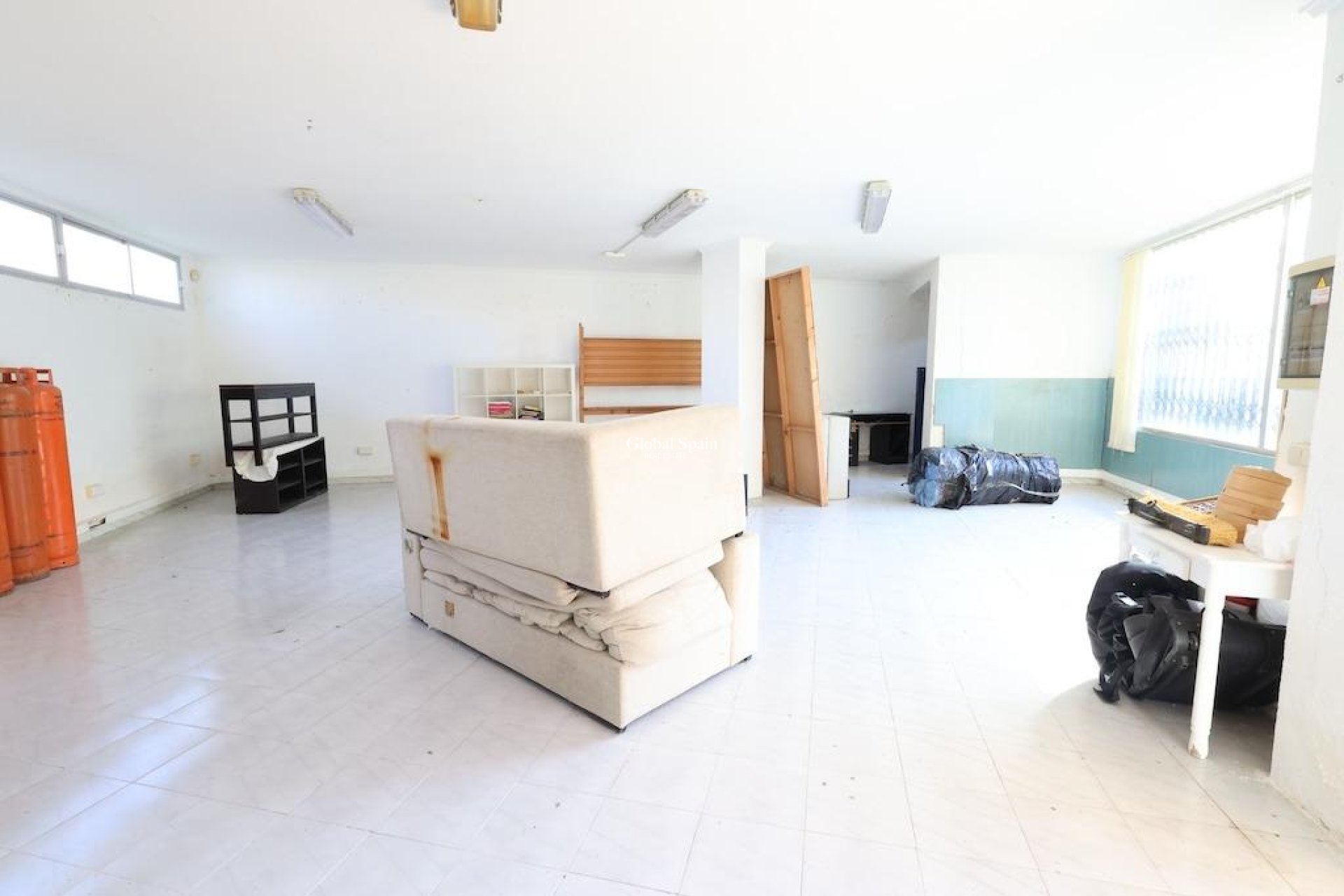 Resale - Commercial Property -
ORIHUELA COSTA - La Zenia