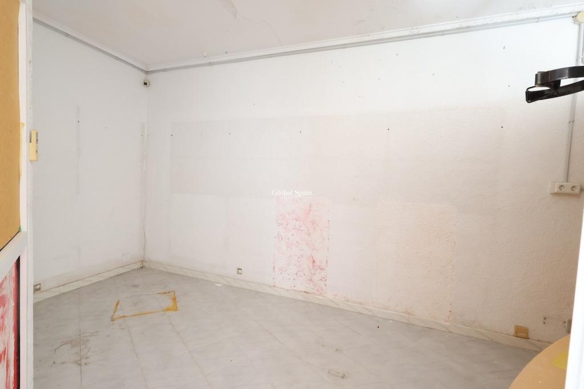 Resale - Commercial Property -
ORIHUELA COSTA - La Zenia