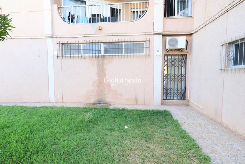 Resale - Commercial Property -
ORIHUELA COSTA - La Zenia