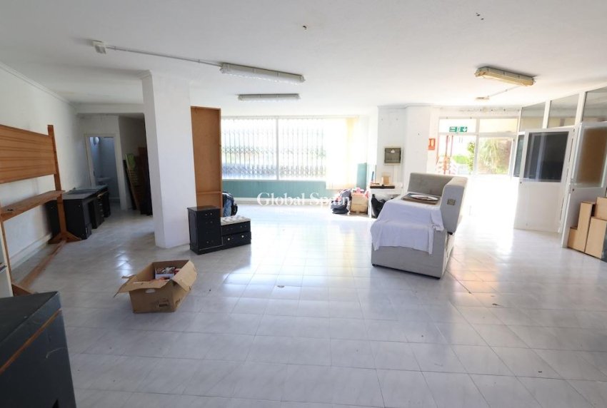 Resale - Commercial Property -
ORIHUELA COSTA - La Zenia