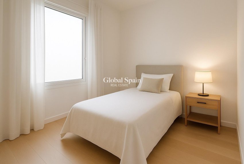 Resale - Commercial Property -
ORIHUELA COSTA - La Zenia