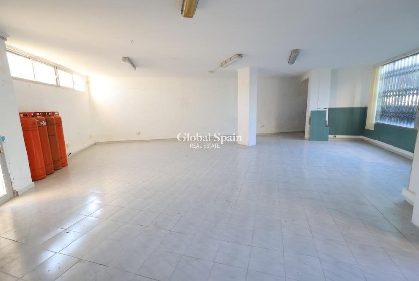 Resale - Commercial Property -
ORIHUELA COSTA - La Zenia