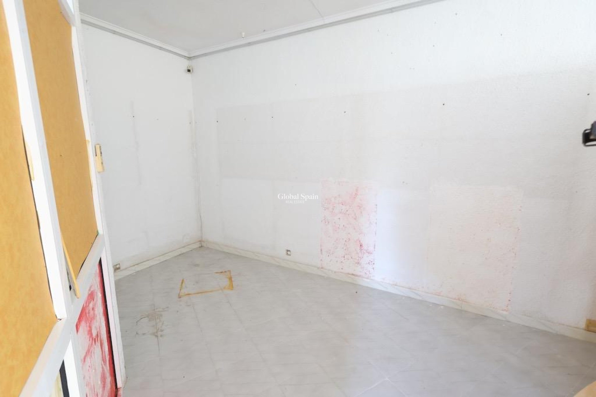 Resale - Commercial Property -
ORIHUELA COSTA - La Zenia