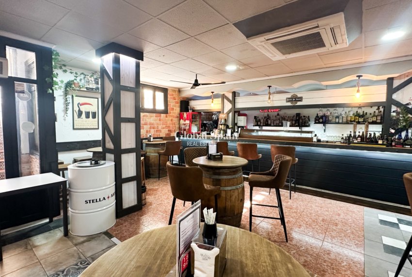 Resale - COMMERCIAL PROPERTY -
TORREVIEJA - Aguas Nuevas