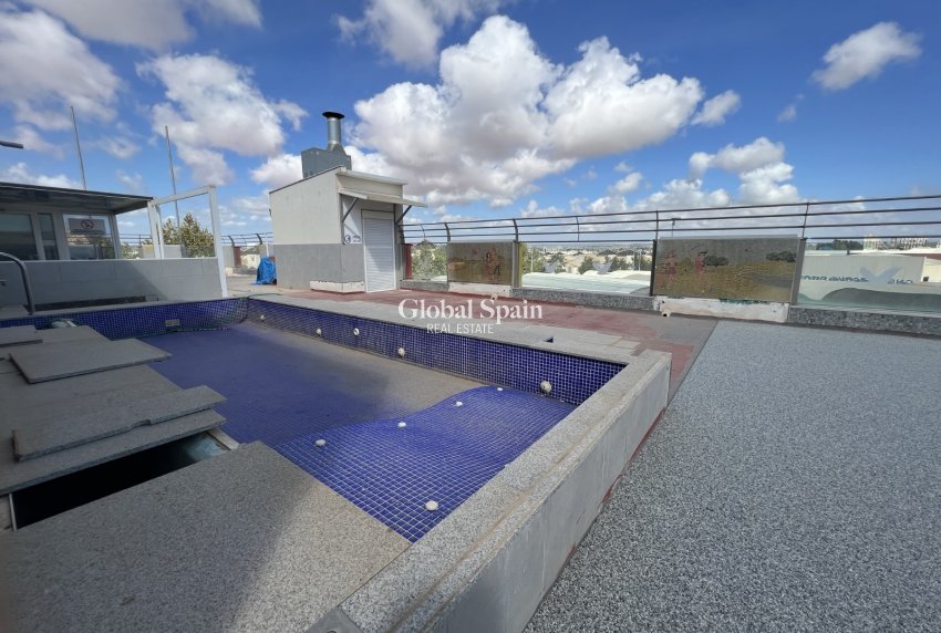 Resale - COMMERCIAL PROPERTY -
TORREVIEJA - Costa Blanca Sur