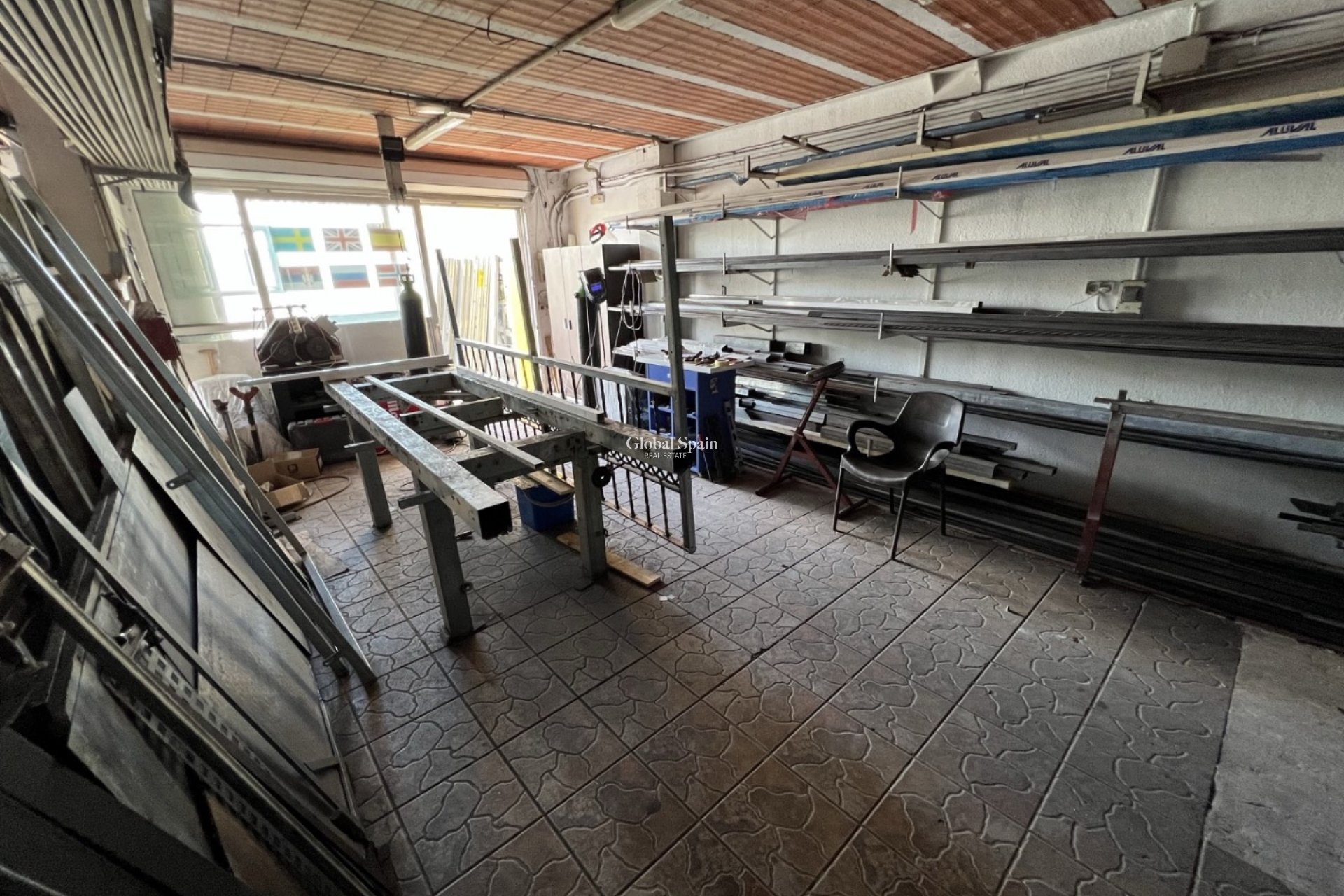 Resale - COMMERCIAL PROPERTY -
TORREVIEJA - Costa Blanca Sur