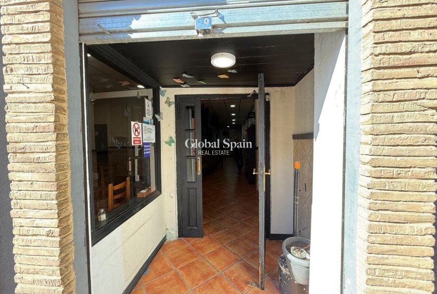 Resale - COMMERCIAL PROPERTY -
TORREVIEJA - Estacion de autobuses