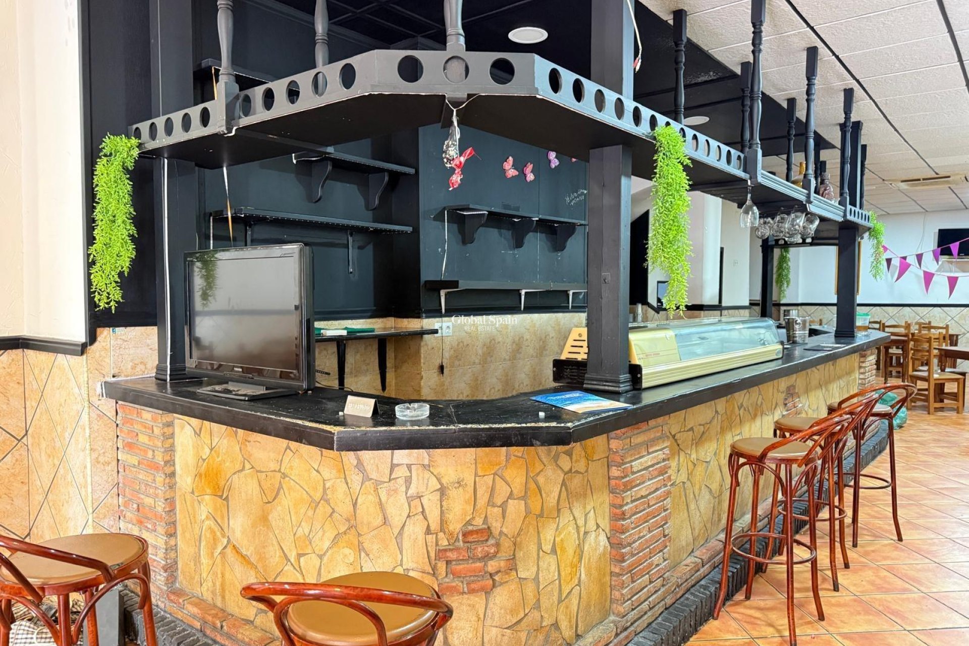 Resale - COMMERCIAL PROPERTY -
TORREVIEJA - Estacion de autobuses