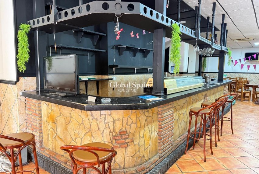 Resale - COMMERCIAL PROPERTY -
TORREVIEJA - Estacion de autobuses