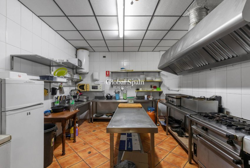 Resale - COMMERCIAL PROPERTY -
TORREVIEJA - Estacion de autobuses